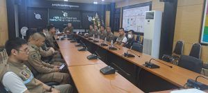 ประชุมเตรียมความพร้อมจุดที่มีประชาชนเล่นน้ำสงกรานต์